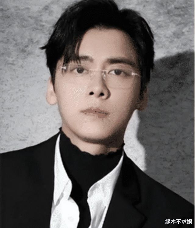 王嘉尔个人资料，王嘉尔国籍到底哪的（知情人曝其正努力学外语）