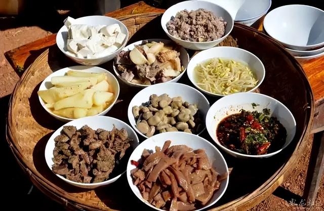 云南的风俗和特色，云南的风俗特点（云南少数民族家庭习俗知多少）