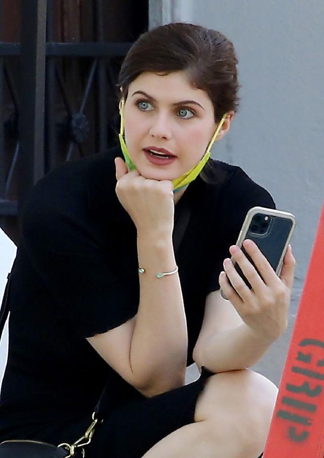 蓝眼睛是哪国人（网友：有吸血鬼的气质）