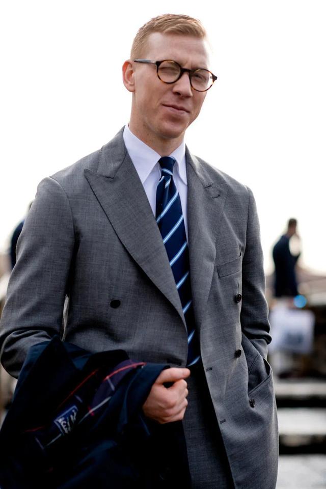 男士春装搭配，男士春装搭配图（会穿的男人离不开这3件春装）