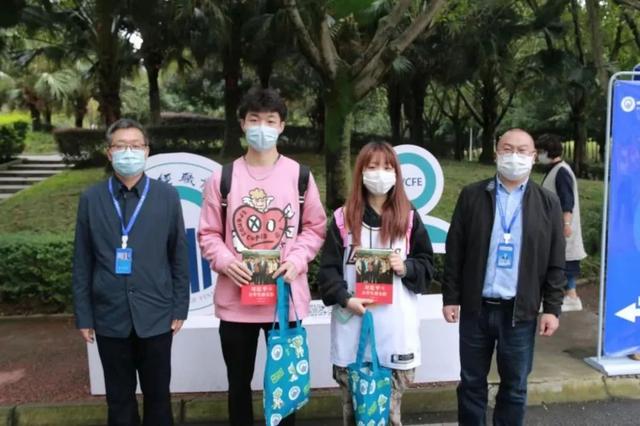 四川信息技术学院，2022年四川信息职业技术学院有哪些院系和专业（四川省高职院校入学当天美照曝光）