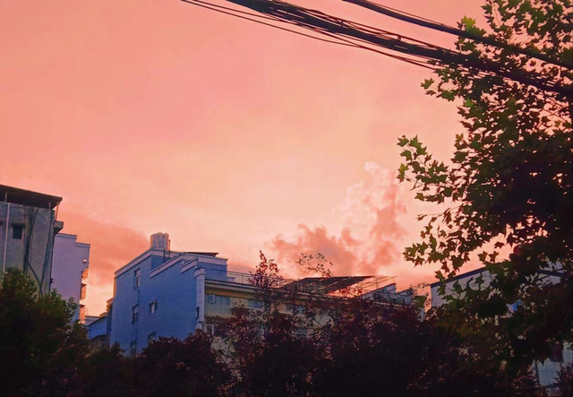 描写日落的优美句子，描写日落优美的句子词语（文案，关于晚霞的美好句子）