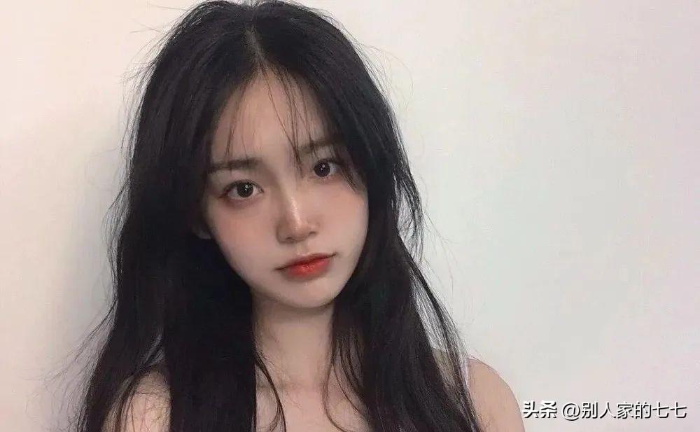 想你却不敢打扰你，想念却不敢打扰的句子简短（女人疯狂想念你时）