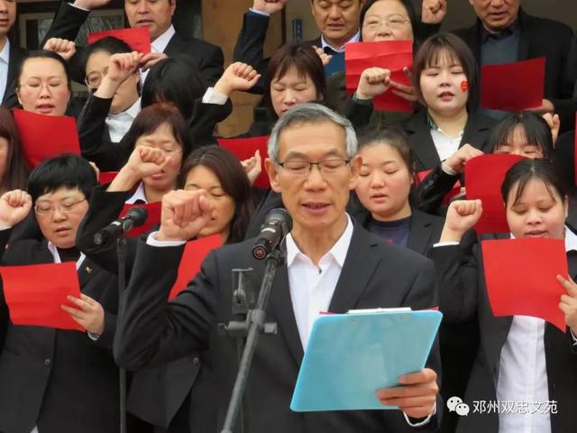 中考口号霸气押韵，2022初三中考励志口号霸气押韵句子（奋斗百日争朝夕）