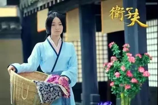白百何和王珞丹，白百何和王珞丹怎么长得这么像（从一夜爆火到被人遗忘王珞丹是如何被白百何超越的）
