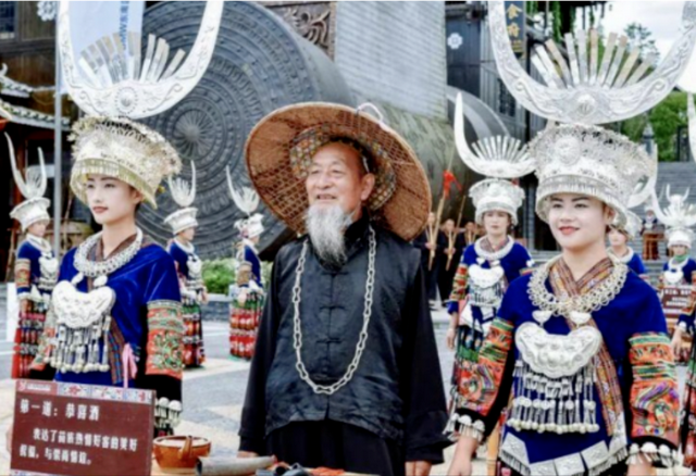 千户苗寨旅游攻略详细，西江千户苗寨最详细游玩攻略（西江千户苗寨到底值不值得去）