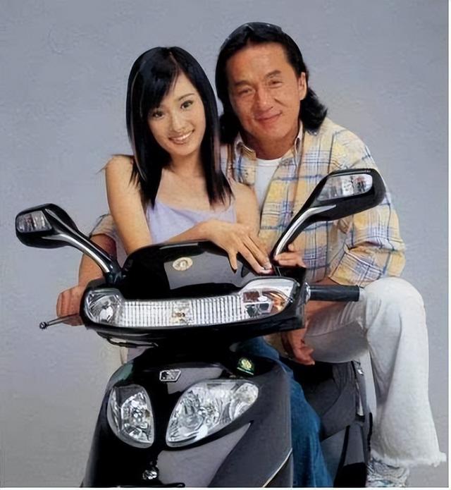 成龙洗发水广告词，成龙霸王广告词（国内男女星代言过的那些“沙雕”广告）