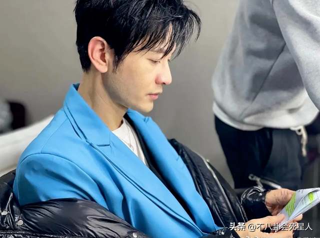 杨幂的发际线是什么样的，14位明星增发妙招