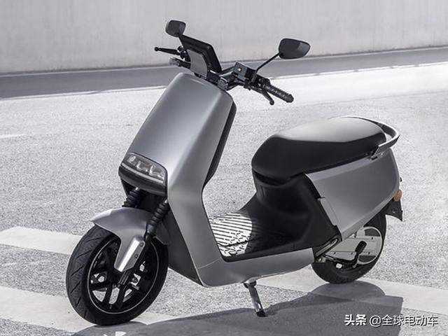 电动车电瓶多少伏，怎么知道电动车的电瓶多少V（电动车48伏、60伏、72伏有什么区别）