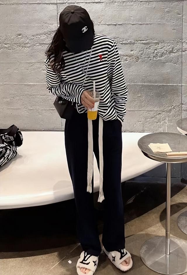 运动裤的10种搭配方法，运动裤怎么搭配衣服（搭配这几件上衣）