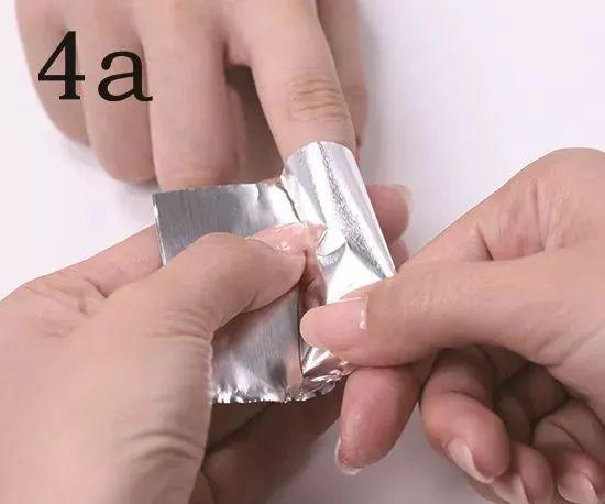 美甲怎么快速卸掉，怎么快速把美甲卸掉（最全的正确的涂甲油胶步骤——卸甲的操作步骤教程）