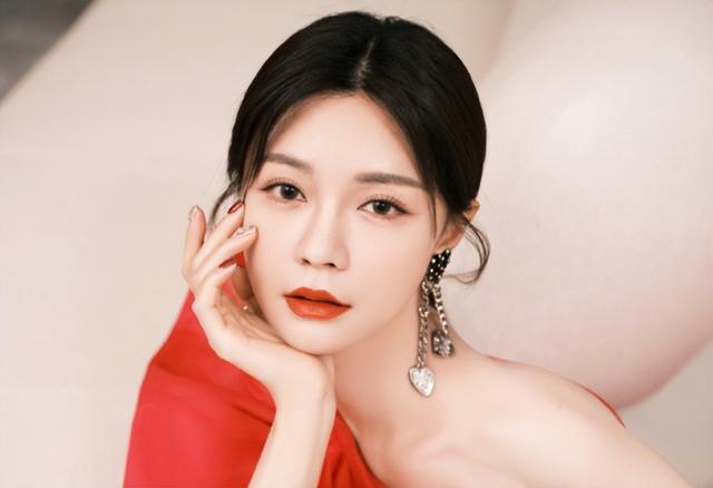 沈梦辰杜海涛疑删微博啥情况，沈梦辰为嫁富豪苦等九年