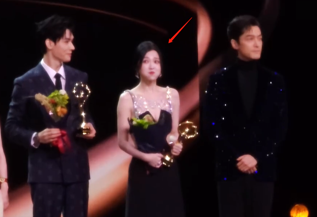 黄晓明和baby，黄晓明和angelababy的情史（微博之夜6大尴尬瞬间）