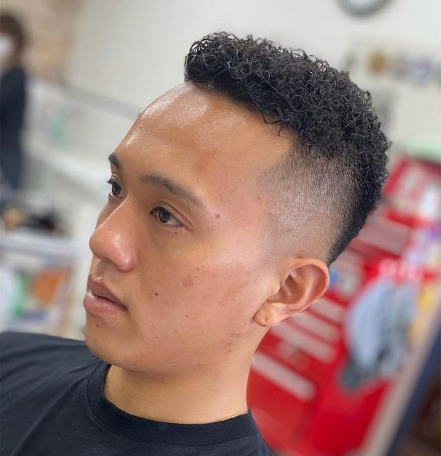 长方脸适合什么发型，脸长方脸适合什么发型（这10款发型帅气又显年轻）