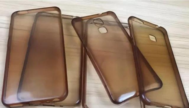 手机壳发黄怎么办，浅色手机壳发黄怎么办（手机壳用久变黄别急着扔）