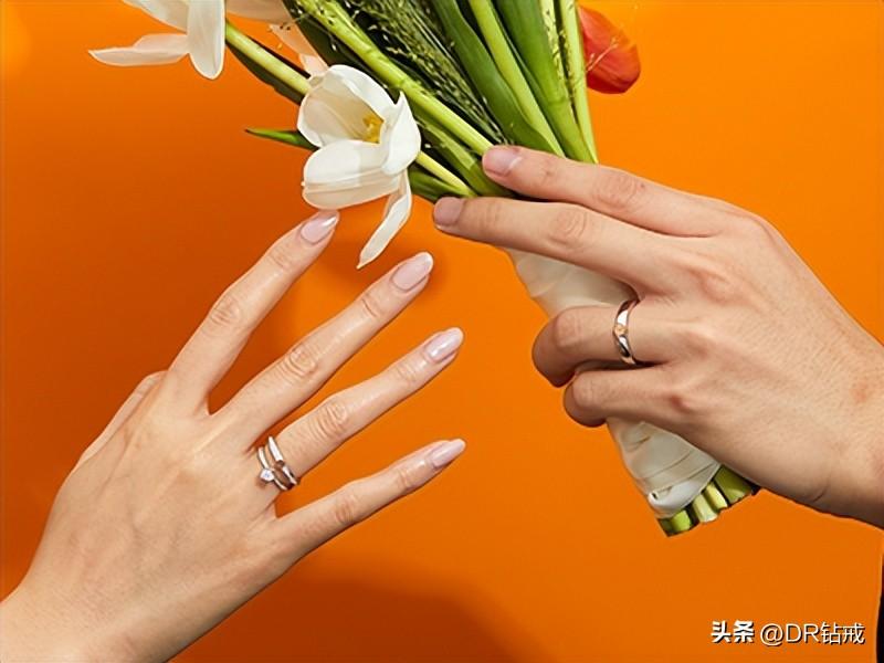 结婚钻戒一般买多少钱的，婚戒买多少价格的合适（挑选钻戒的小技巧get起来）