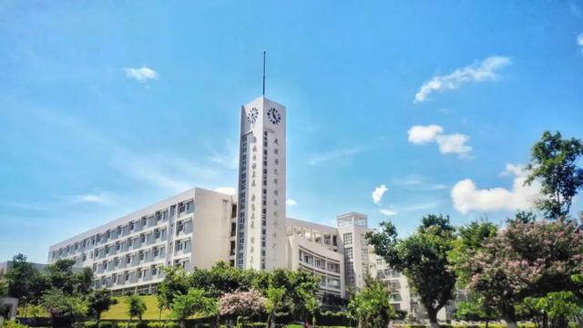 珠江职业技术学院，广州珠江职业技术学院2022年在专科院校中的排名（盘点19所建在大山里的大学）