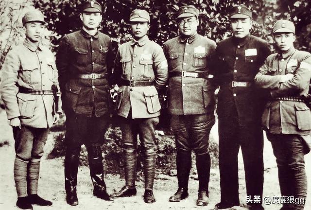 八路军参谋长是谁，八路军三个师长是谁（1949年为何是林彪下级）