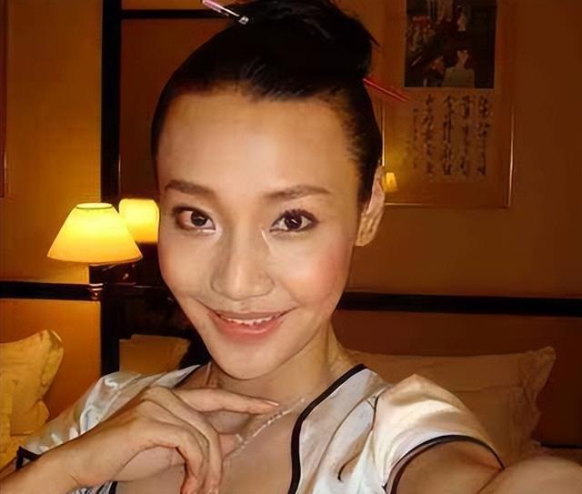 姚贝娜与那英的关系，记忆中还有她们的身影