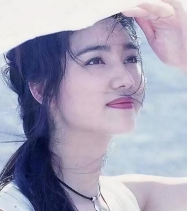 带着前任的孩子，下嫁小10岁张丹峰，10年过去，洪欣的婚姻还好吗