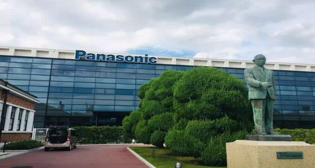 小天鹅和美的是一家吗，小天鹅和美的是一家吗（从无锡小天鹅到佛山制造）