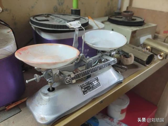 真正的朱砂多少钱一克，真正的朱砂怎么分辨真假（玩印泥的人）