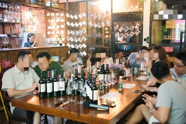 推销酒水的技巧和话术，酒水类销售话术（掌握这3种“话术”）