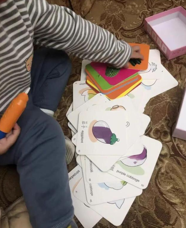 1一3岁宝宝学画画，3岁宝宝学画画（宝妈每天陪3岁女儿画画）