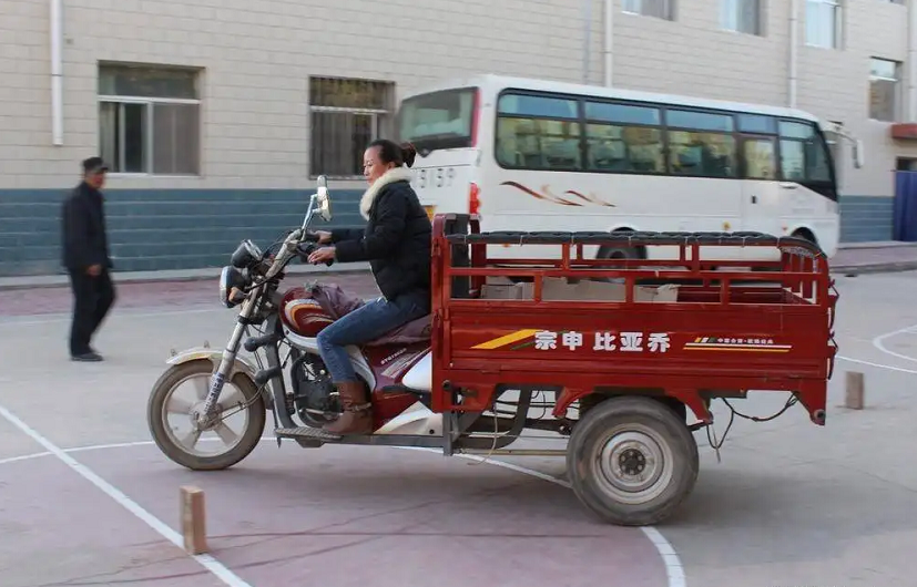 駕照d證能開什麼車(才知道) - 百百科