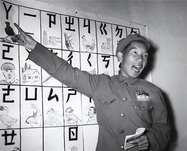 汉字二次简化为何失败，专家：外形很像日本字