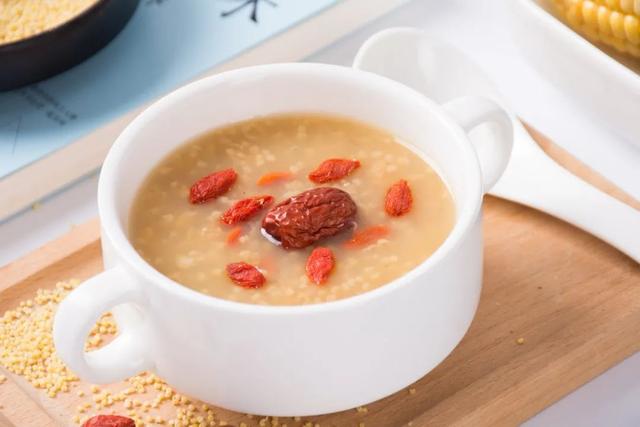 粟米和小米的区别，做一个会养生的干饭人——食疗粥方之粟米