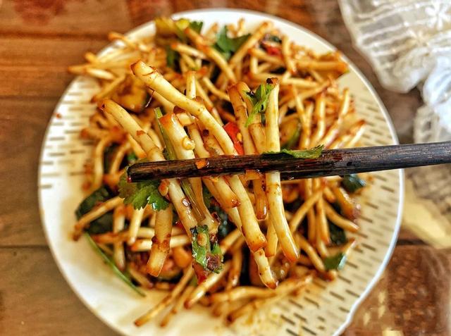 鸡腰子的功效与作用，鸡腰子的功效与作用做法（贵州的5大怪异美食）