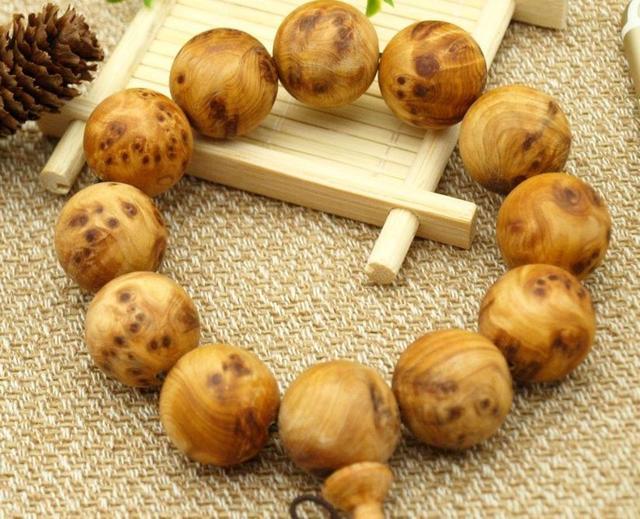 牛角手串怎样盘玩和保养，牛角手串怎么包浆（最适合男士戴的8种手串）