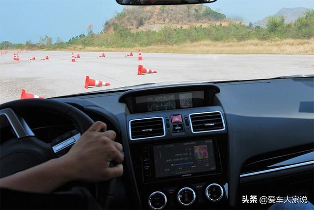 方向盘打死会伤车吗，打死方向盘伤车吗（突然打死方向会发生什么）