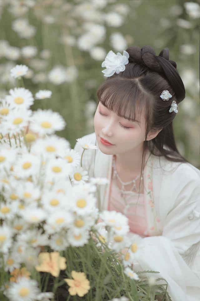 成为一个网红需要哪些条件，成为网红需要具备什么条件（账号运营——孵化网红打造个人品牌）