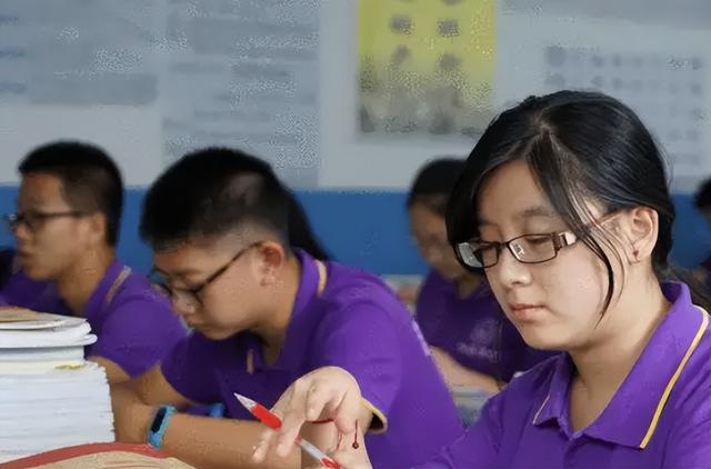 学历等级怎么划分，学历等级怎么划分级别（高考没有“一二三本”之分）