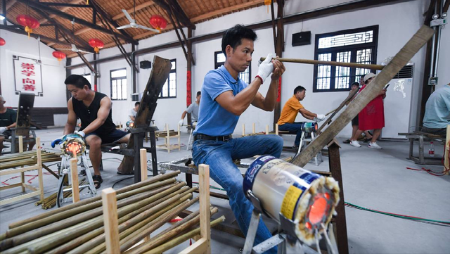 用竹子做笛子的方法，以竹笛为例分析竹材乐器的制作工艺以及在各地音乐中的应用