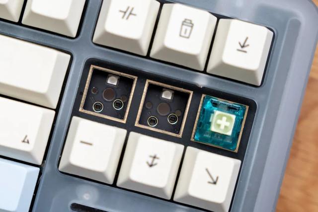 国产单反相机品牌，国产单反相机品牌排行榜（当年人人都嫌的中国键盘）