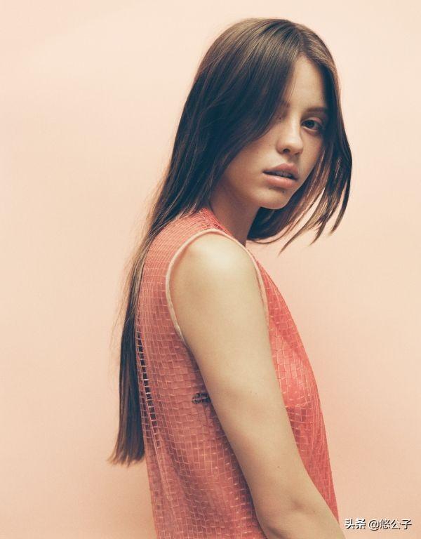 女演员高斯婚纱照图片，明星高定婚纱照（好莱坞90后非主流美女——米娅·高斯）