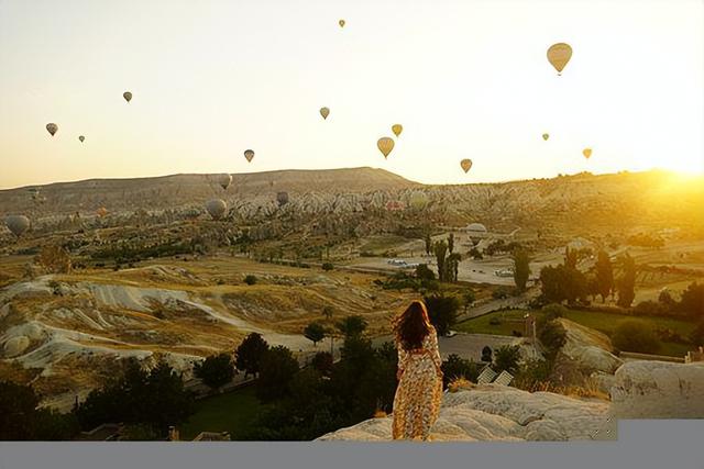 越是有钱的男人越喜欢的女人，为什么女人都喜欢有钱的男人（有钱男人更容易对三种女人着迷）