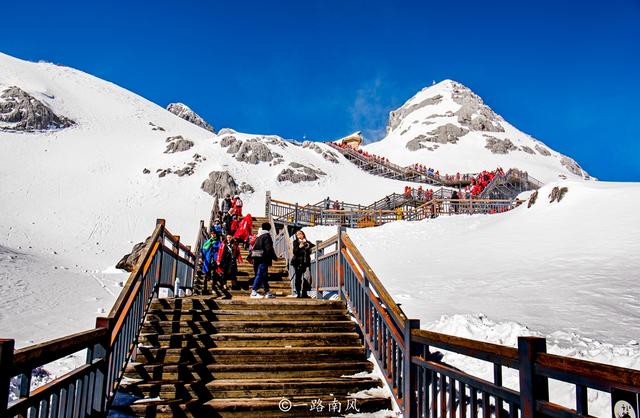 丽江古城有几个景点，丽江古城必去的几个景点（从绿意盎然到白雪皑皑）