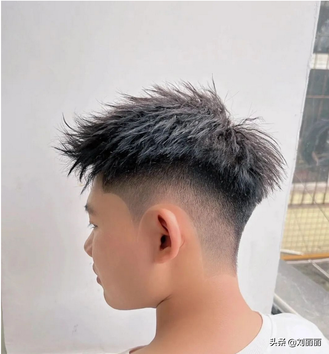 这17款男发真帅气，很火很时尚，有你同款吗