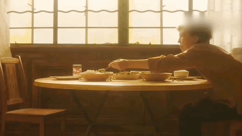 曾经在我眼前却又消失不见，曾经在我眼前却又消失不见歌词（“我会反复爱上你）