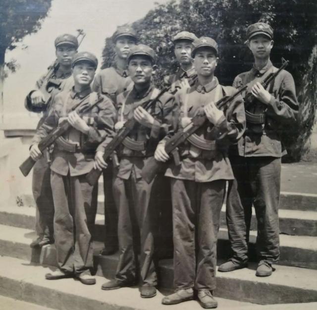 越南战争的起因，79年越南战争的起因（解放军到底伤亡了多少人）