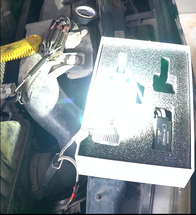 长城金迪尔怎么样，长城炮皮卡报价及图片（11款长城金迪尔升级汽车LED前照灯步骤解析）