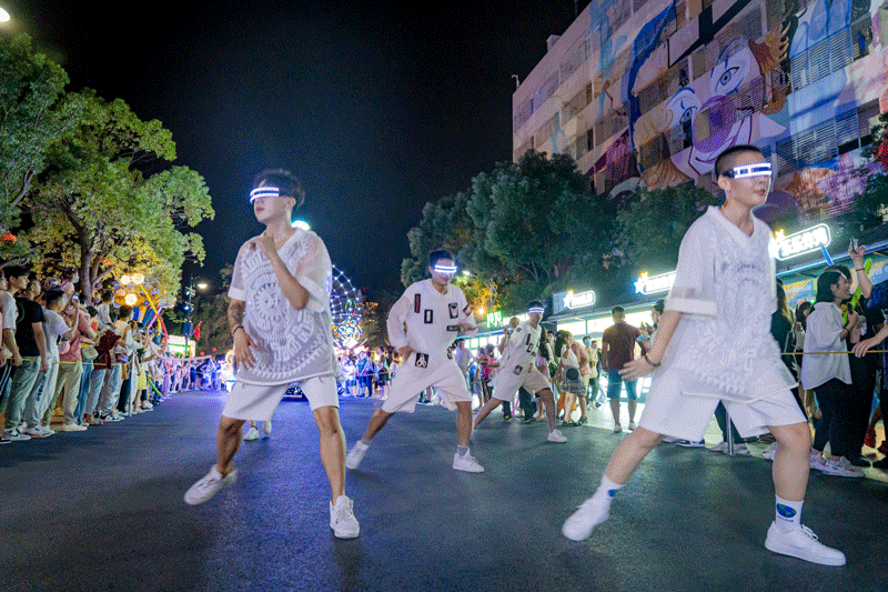 成都欢乐谷夜场，成都欢乐谷游玩指南（中秋赏乐倒计时）