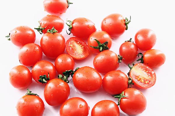 维生素c蔬菜含量排名一览表，水果蔬菜维生素c十大排行（大番茄和小番茄）
