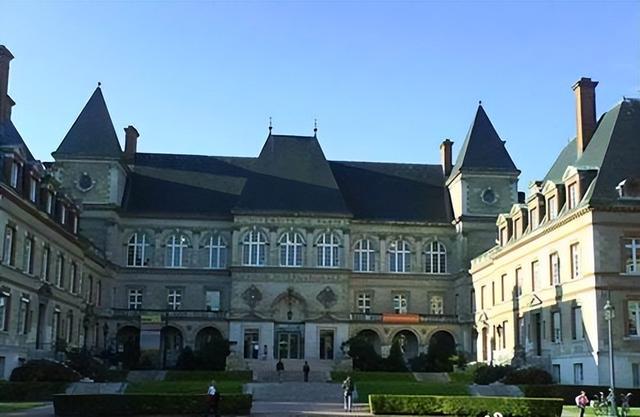 中国最高学历是什么学历，研究生有哪几种类型（招聘员工最亲睐的大学名单）