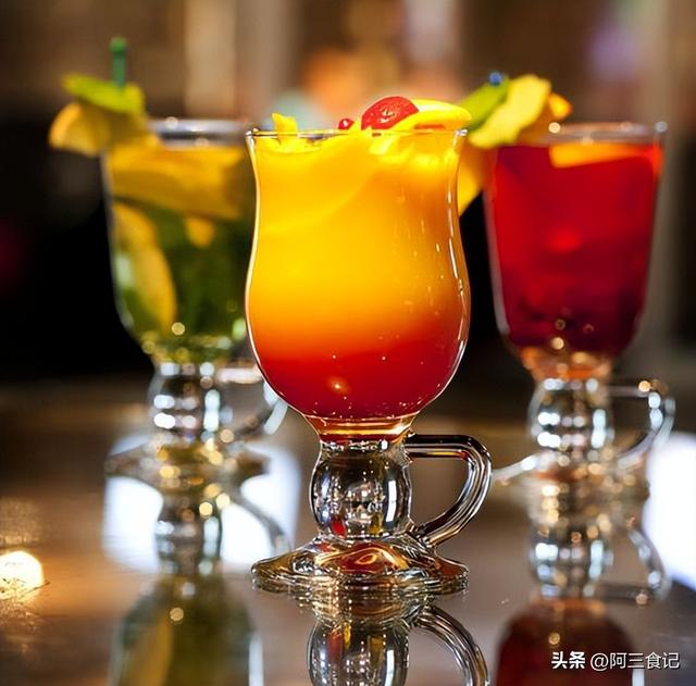 伏特加属于什么酒，伏特加鸡尾酒配方大全（而白酒却只有我们自己喝）