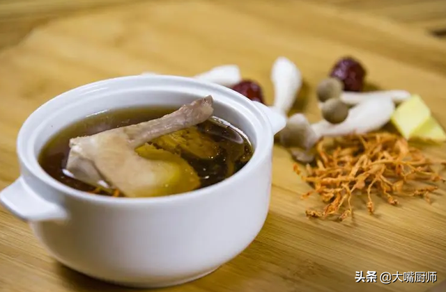 鸽子煲多久，鸽子煲汤要煲多久时间（炖鸽子汤牢记“2不”）